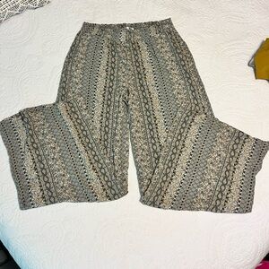 Magnolia size large wide leg, flowy pants